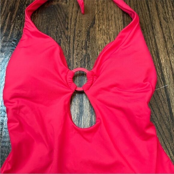 Sea Level Keyhole Halter One-Piece Swimsuit - Picture 7 of 10